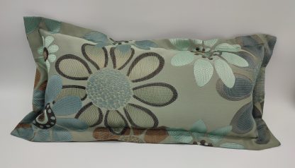 Blossoming Beauty: Flower Print Cushion - Image 2